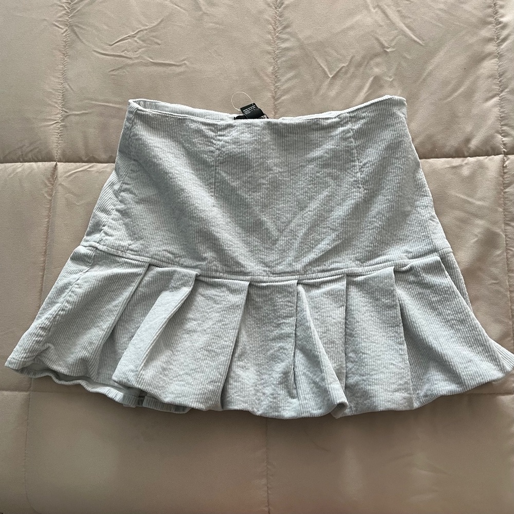 Forever 21 White Pleated Skirt